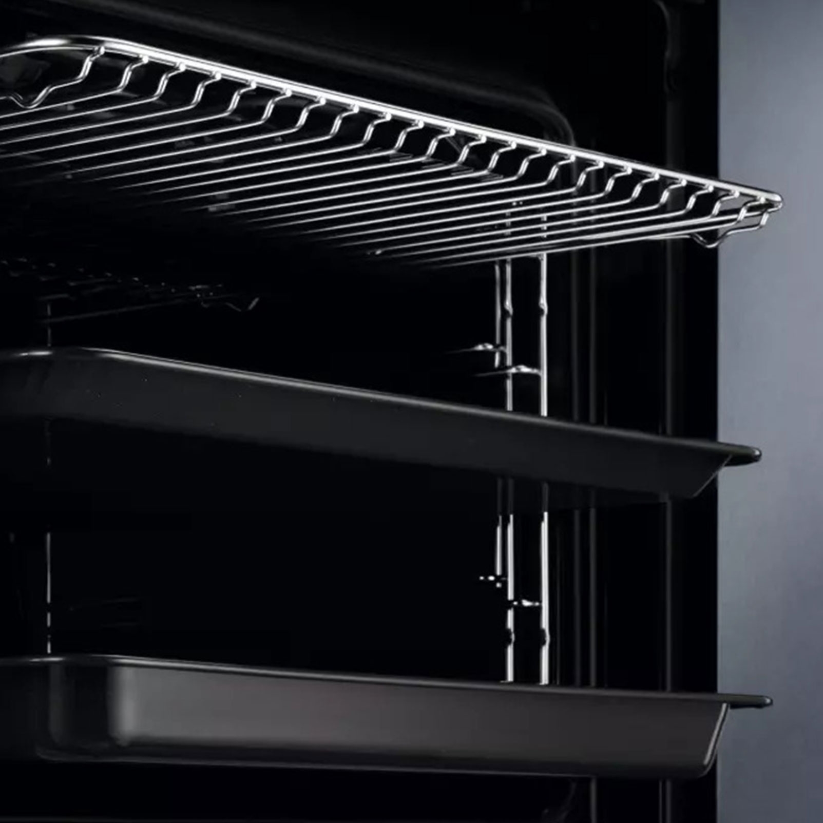 Four encastrable multifonction pyrolyse blanc - Electrolux EOF6P46V1