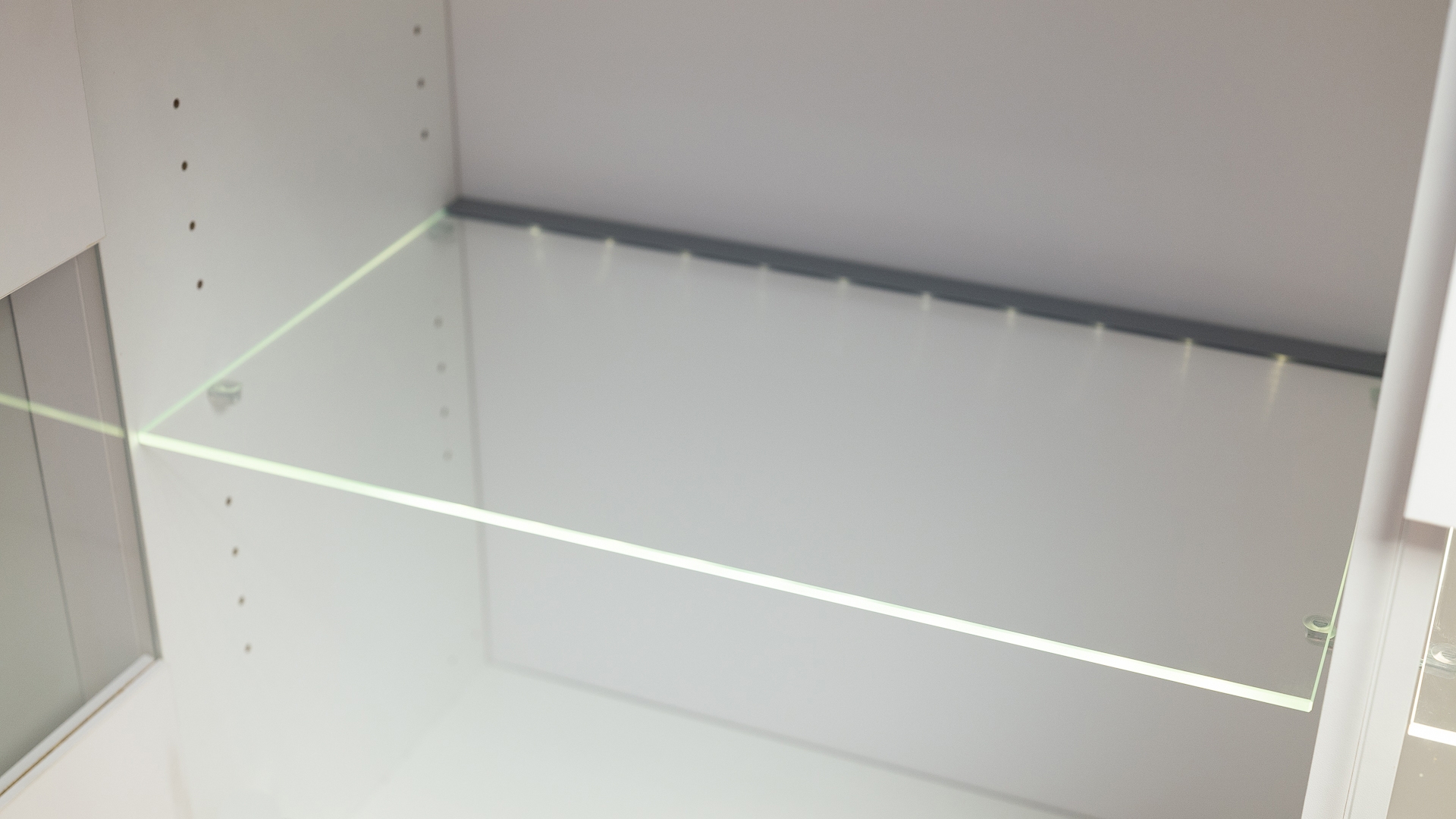 Tablette en verre avec réglette LED - L. 60 cm
