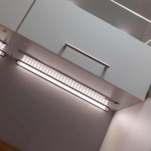 Eclairage LED réglette d'angle - L. 40 cm